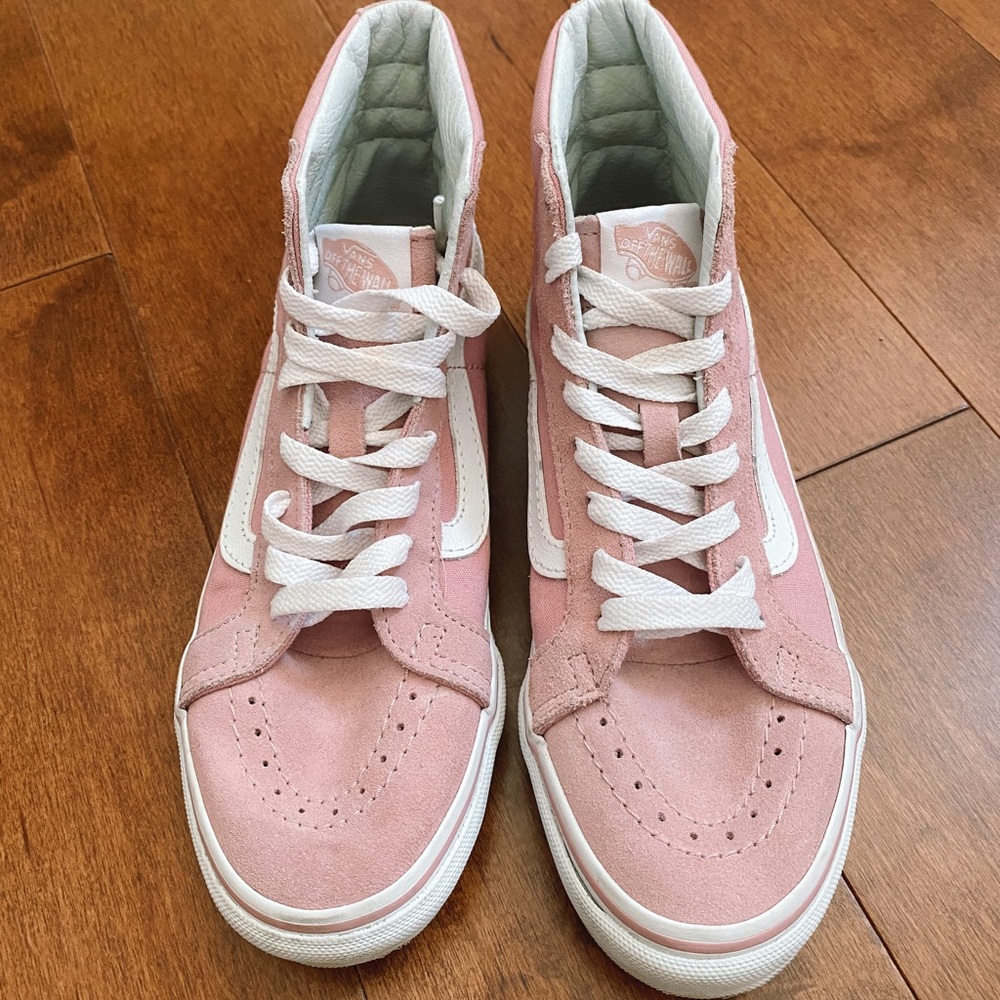 Vans Suede Hi-Tops Sneakers in Pink Size 6 💞